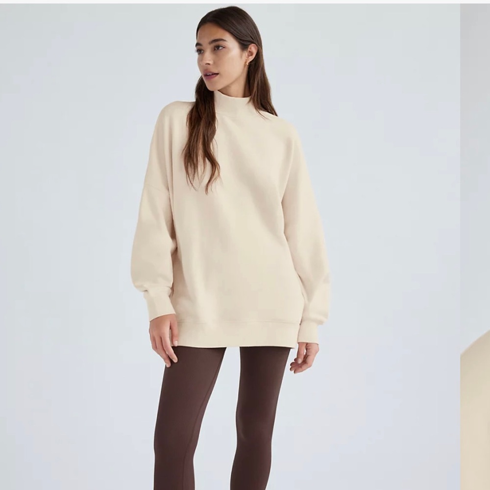 Aritzia Mockneck oversized sweatshirt in Black